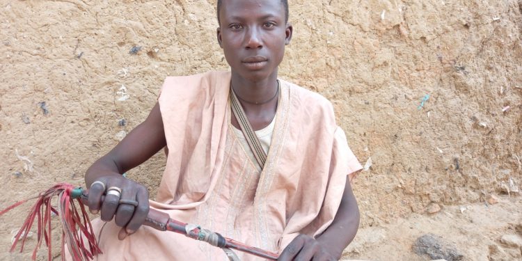 The teenagers fighting Nigeria’s ‘bandits’ with knives and clubs – Al Jazeera English