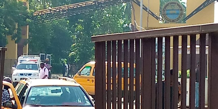 ASUU strike: Tight security presence at UNILAG gate as students plan protest – Punch Newspapers