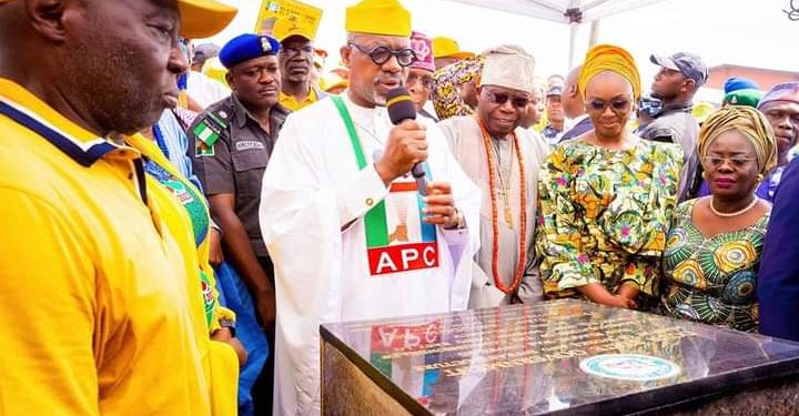 Abiodun campaigns in Ijebu East, commissions Esure road
