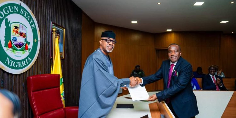Abiodun Swears-in Onasanya as 20th HoS, Promises Better Civil Service