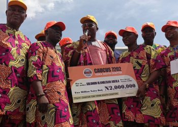 Caucus 7202 donates N2million for Yayi’s APC governorship nomination form