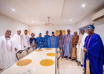Adeola Assures Remo Traditional Council of Equitable Development, Donates 30-Seater Bus 